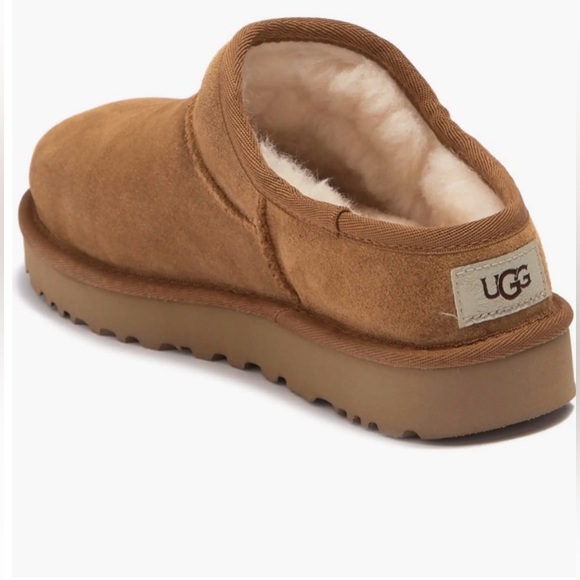 UGG Classic Slip On Uggs - Picture 3 of 7